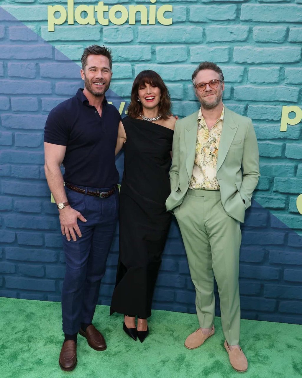 Luke Macfarlane, Rose Byrne and Seth Rogen all star in the Apple TV+ show Platonic. Photo: @ten_minutes_younger/Instagram Luke Macfarlane, Rose Byrne and Seth Rogen all star in the Apple TV+ show Platonic. Photo: @ten_minutes_younger/Instagram
