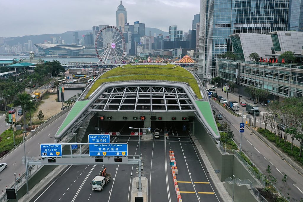 Commuting by car from Chai Wan to the International Financial Centre on Central district’s waterfront can often take less than 12 minutes when using the Central-Wan Chai Bypass tunnel. Photo: SCMP