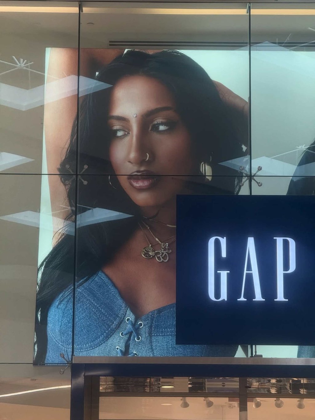 Lara Raj of Katseye in the Gap ad. Photo: @__megharao/Instagram