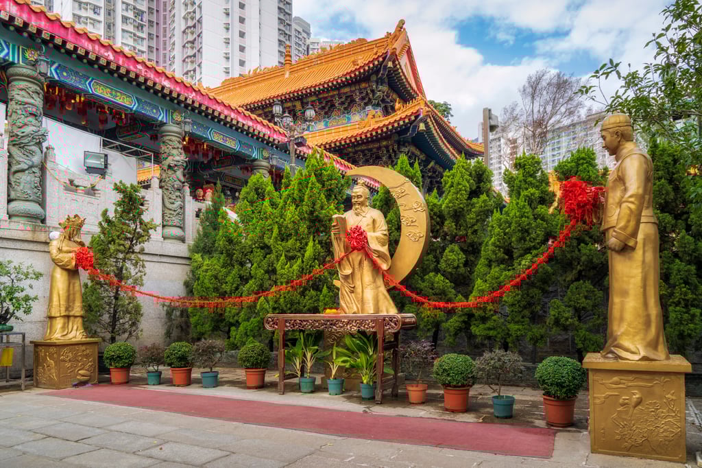 A statue of Yue Lao at the Sik Sik Yuen Wong Tai Sin Temple in Kowloon, Hong Kong. Photo: Getty Images