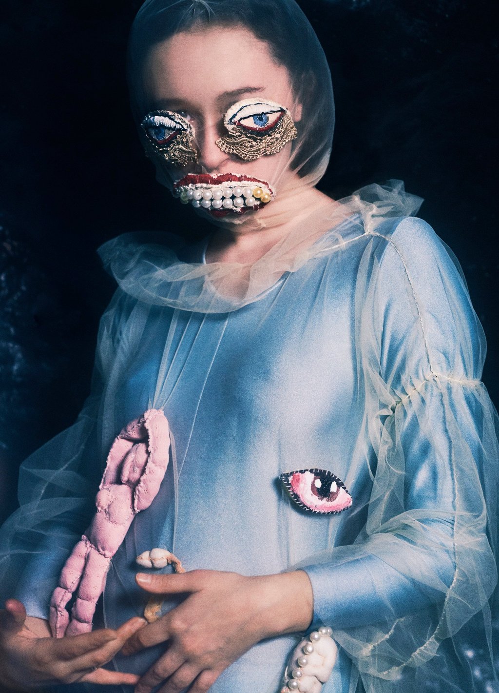 Alisa Golsenina est une artiste d'avant-garde russe. Photo: Elizaveta Porodina Alisa Golsenina est une artiste d'avant-garde russe. Photo: Elizaveta Porodina