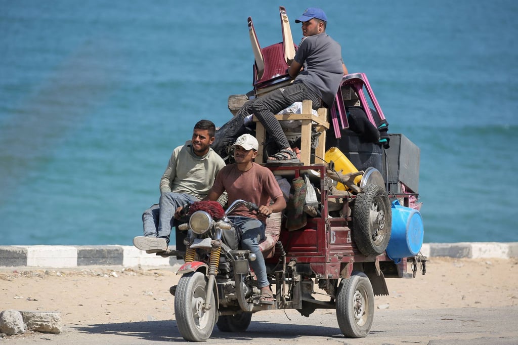 Displaced Palestinians flee Gaza City on August 28, as the war between Israel and the Hamas militant movement continues. Photo: AFP Displaced Palestinians flee Gaza City on August 28, as the war between Israel and the Hamas militant movement continues. Photo: AFP