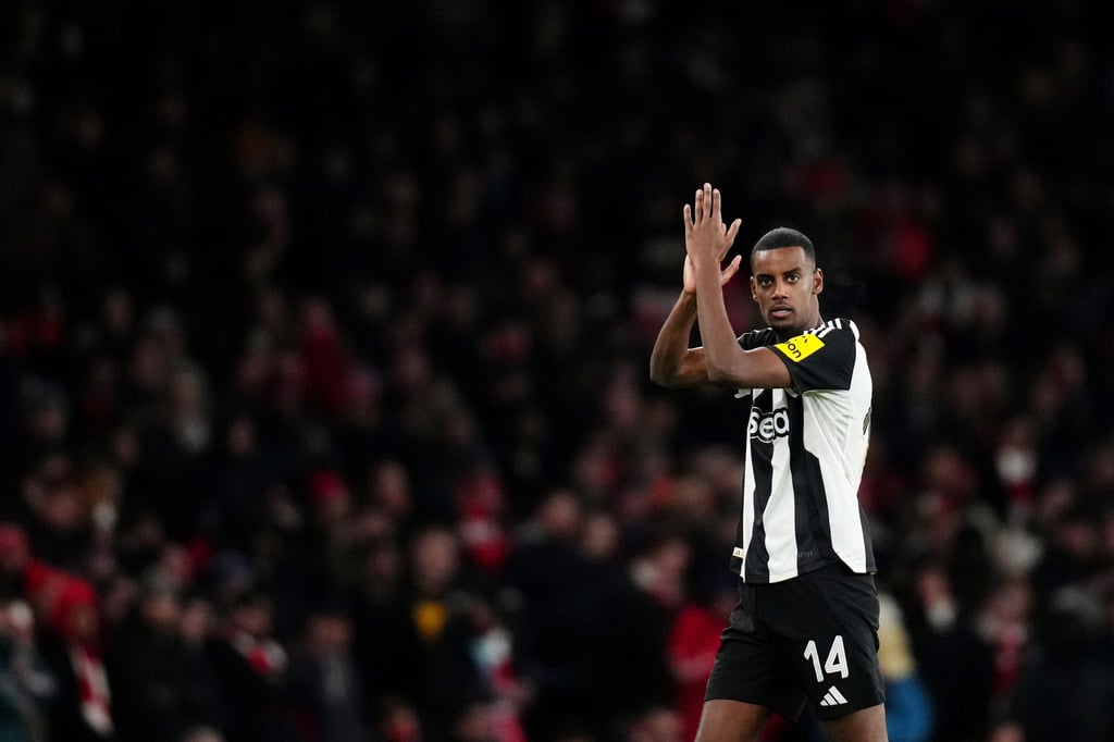 Alexander Isak applauds the Newcastle fans after a match against Bournemouth last season. Photo: dpa