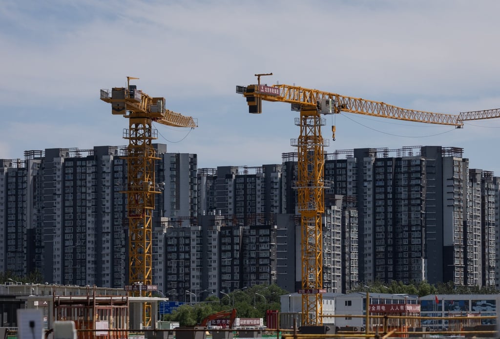 Construction cranes and buildings in Beijing. Photo: EPA-EFE Construction cranes and buildings in Beijing. Photo: EPA-EFE