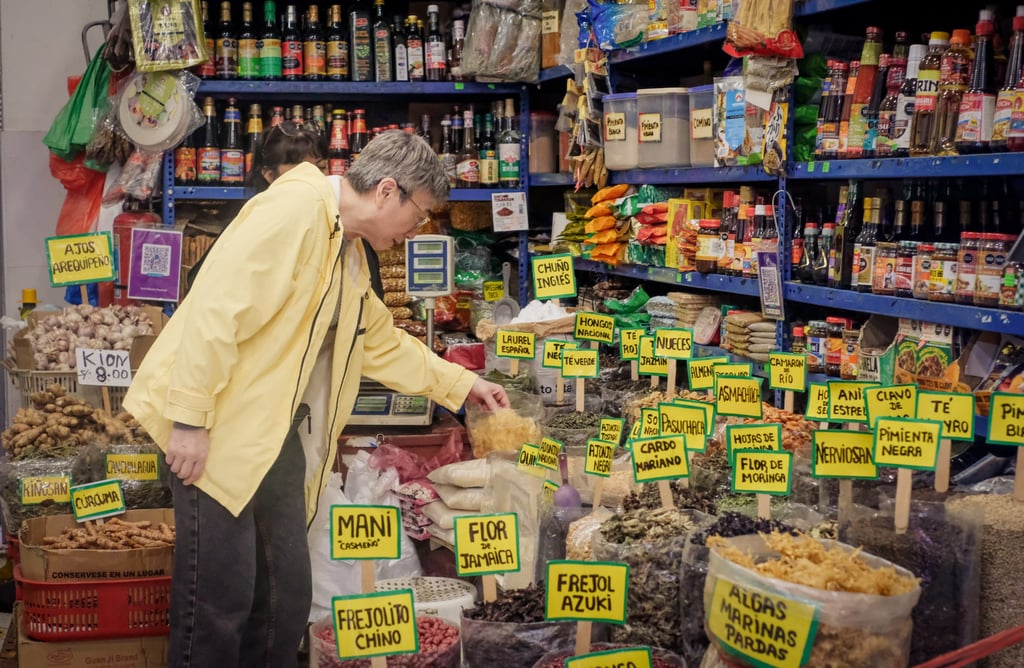 William Chan Chin, Titi’s second-generation chef, at a grocery store in Lima’s Chinatown. Photo: Hei Kiu Au William Chan Chin, Titi’s second-generation chef, at a grocery store in Lima’s Chinatown. Photo: Hei Kiu Au