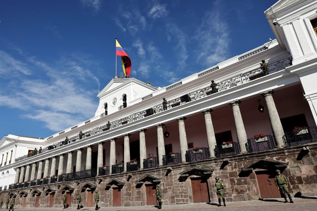Soldiers stand guard outside the Palacio de Carondelet during the visit of US Secretary of State Marco Rubio. Photo: Reuters