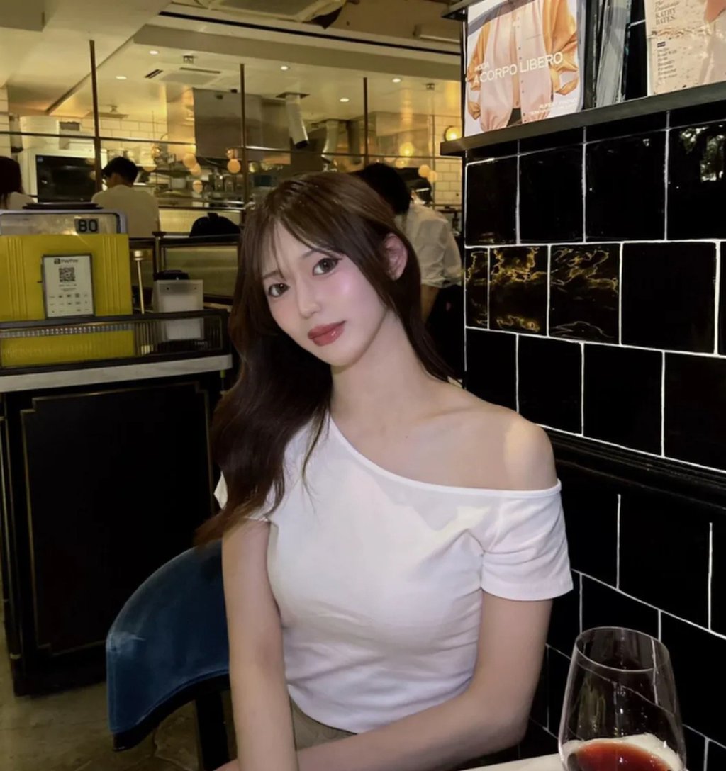 Transformed: Miyon now posts photographs of herself on social media. Photo: QQ.com