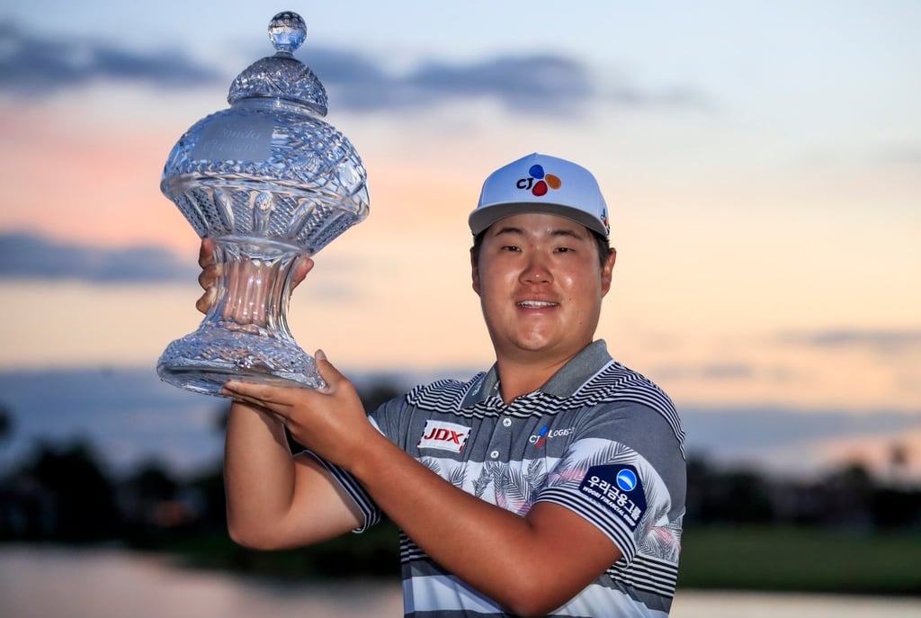 Im Sung-jae lifts the Honda Classic trophy in Florida in 2020. Photo: EPA-EFE Im Sung-jae lifts the Honda Classic trophy in Florida in 2020. Photo: EPA-EFE