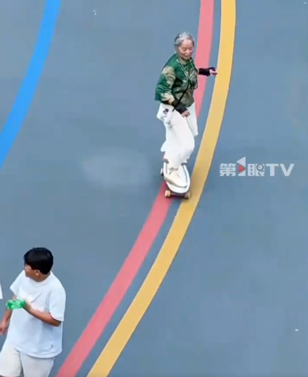 Liu described her introduction to skateboarding as a serendipitous moment; one day, a friend of her daughter suggested she pick out a skateboard, and after trying it, she instantly fell in love with the sport. Photo: Baidu