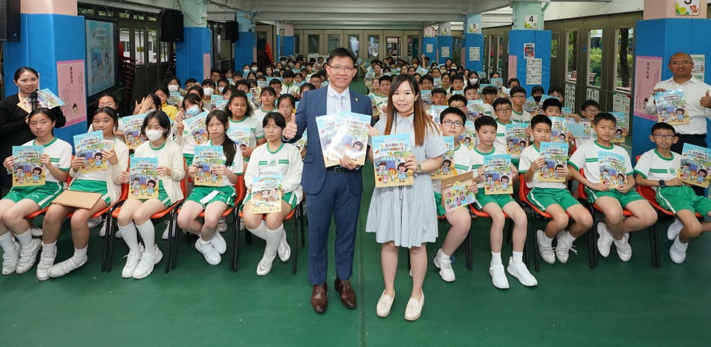 Programmes for primary and secondary school students aim to improve the participants’ financial literacy.