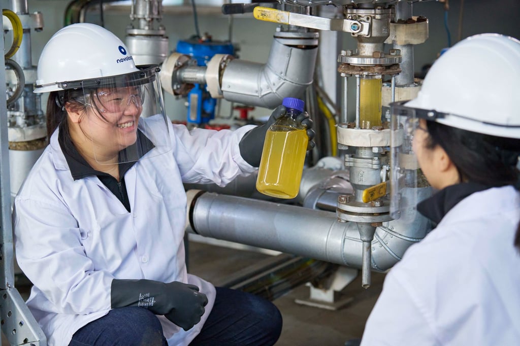 Miranda Wang (left) and Novoloop co-founder Jeanny Yao have developed a process which upcycles plastic waste into industrial-grade chemicals that can be used to make products such as car parts, shoes and electronic equipment. Photo: Rolex/Greg White
