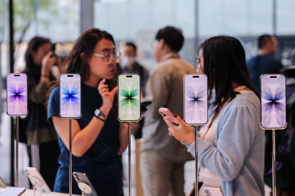 Apple’s latest iPhones displayed at its store in Beijing’s Sanlitun area. Photo: Reuters