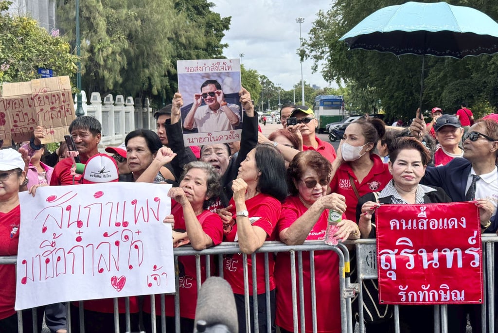 Supporters of former Thai PM Thaksin Shinawatra gather in front of the Supreme Court in Bangkok on September 9, 2025. Thanksin has loomed over Thai politics for around three decades, winning nearly every election since 2001. Photo: Kyodo