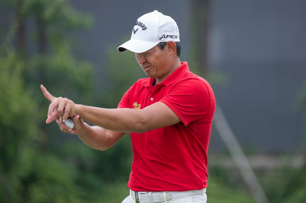 Pavit Tangkamolprasert lines up a putt at the Jakarta International Championship. Photo: Asian Tour Pavit Tangkamolprasert lines up a putt at the Jakarta International Championship. Photo: Asian Tour