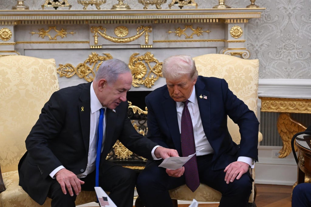 US President Donald Trump (right) meets with Israeli Prime Minister Benjamin Netanyahu at the White House on Monday. Photo: dpa