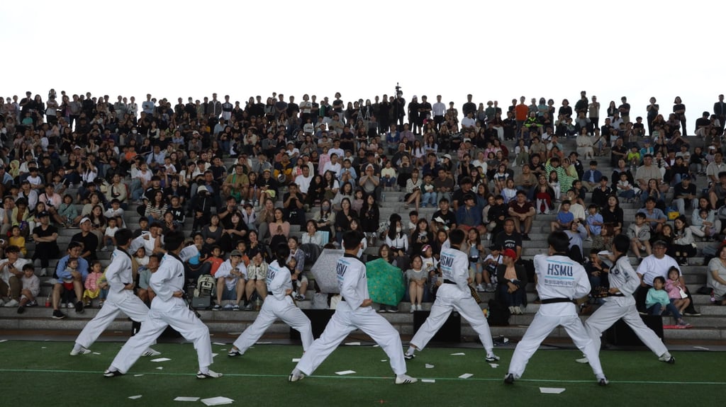 A Taekwondo demonstration was held as part of the festival’s outdoor performances. Photo: courtesy of the Korea Tourism Organisation