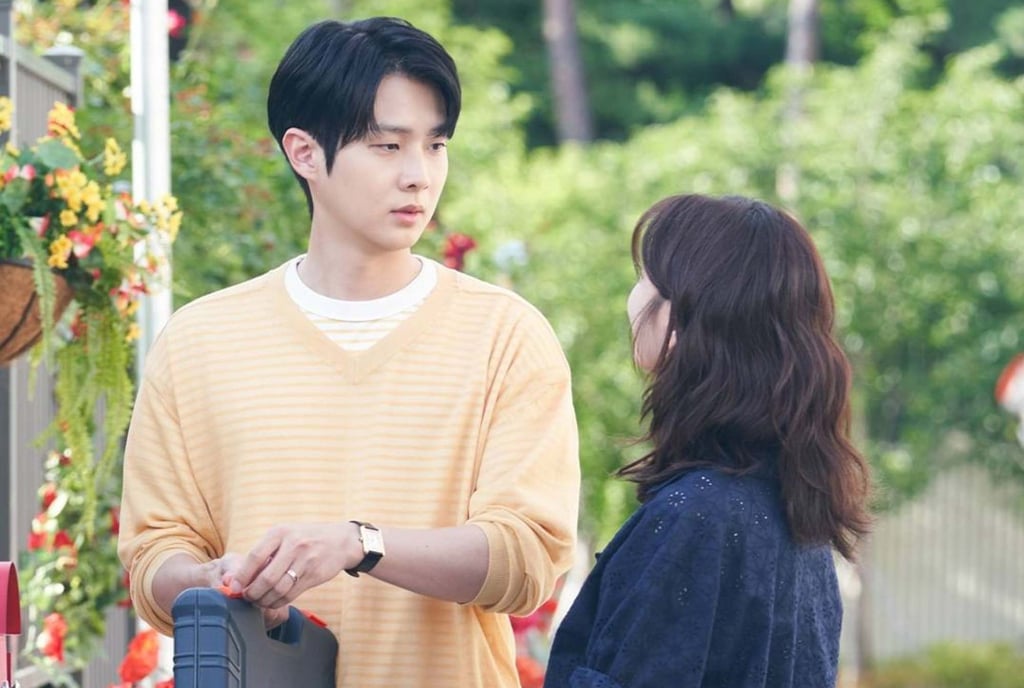 Choi Woo-shik (left) and Jung So-min in a still from the new drama series Would You Marry Me.