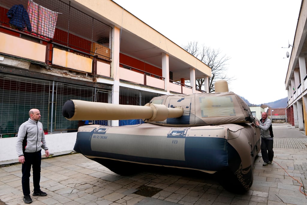 An inflatable decoy of an Abrams tank in Decin, the Czech Republic, in 2023. Czech company Inflatech has made a wide range of replicas of heavy arms. Photo: AP An inflatable decoy of an Abrams tank in Decin, the Czech Republic, in 2023. Czech company Inflatech has made a wide range of replicas of heavy arms. Photo: AP