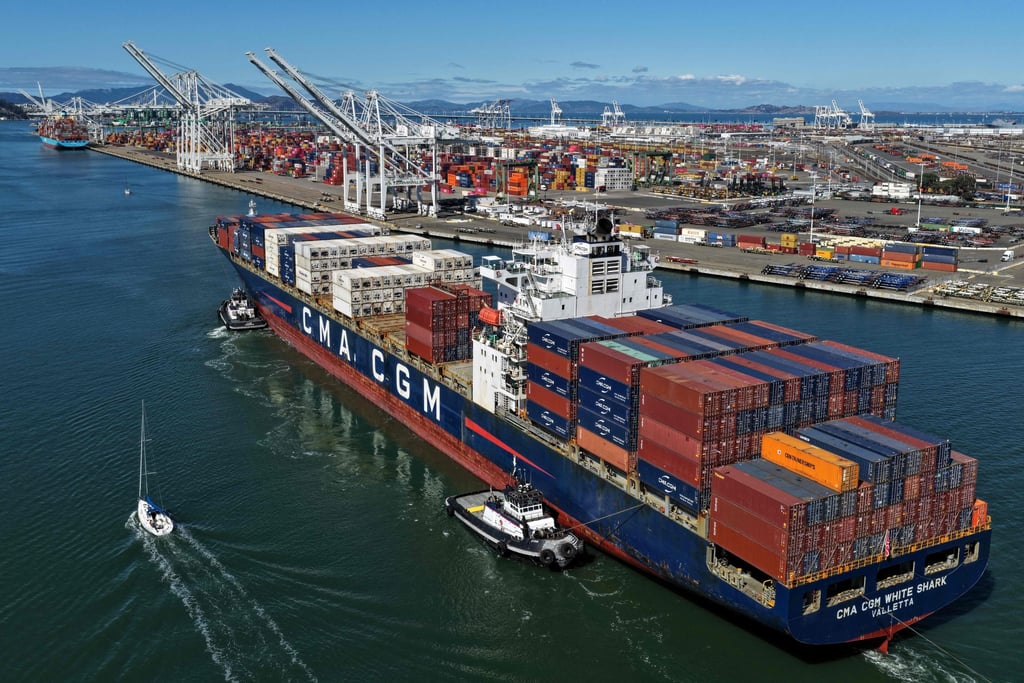 A container ship arrives at the Port of Oakland in California on October 10, 2025. US President Donald Trump is threatening to impose an additional tariff of 100 per cent on Chinese imports from November 1. Photo: Getty Images via AFP