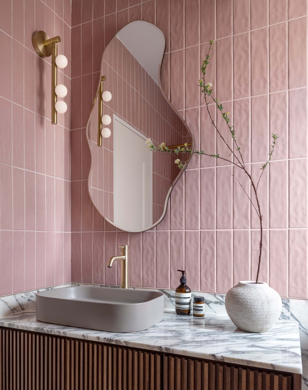 The children’s bathroom. Photo: Common Studio