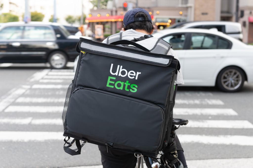 His strategy entailed opting for contactless delivery through the platform and deceitfully asserting via the app that the orders had not arrived, thereby unlawfully securing refunds. Photo: Shutterstock