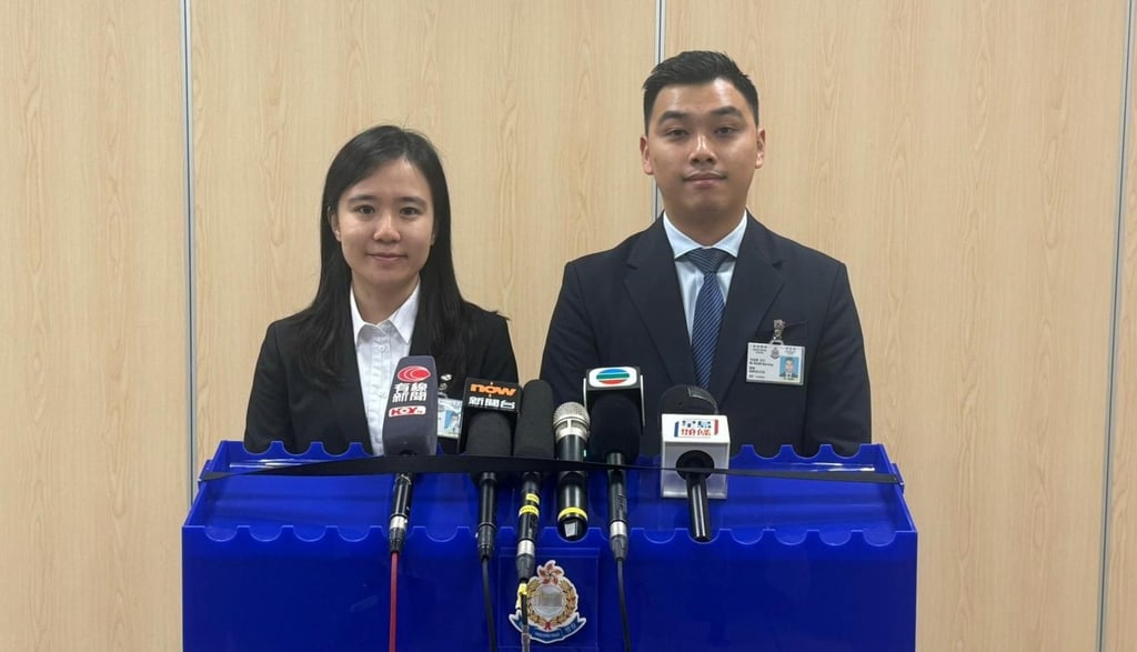 Police believe three shops suffered total losses of HK$440,000 due to the scheme. The men also tried to pawn the fake items at three other shops but were unsuccessful. Photo: Handout Police believe three shops suffered total losses of HK$440,000 due to the scheme. The men also tried to pawn the fake items at three other shops but were unsuccessful. Photo: Handout