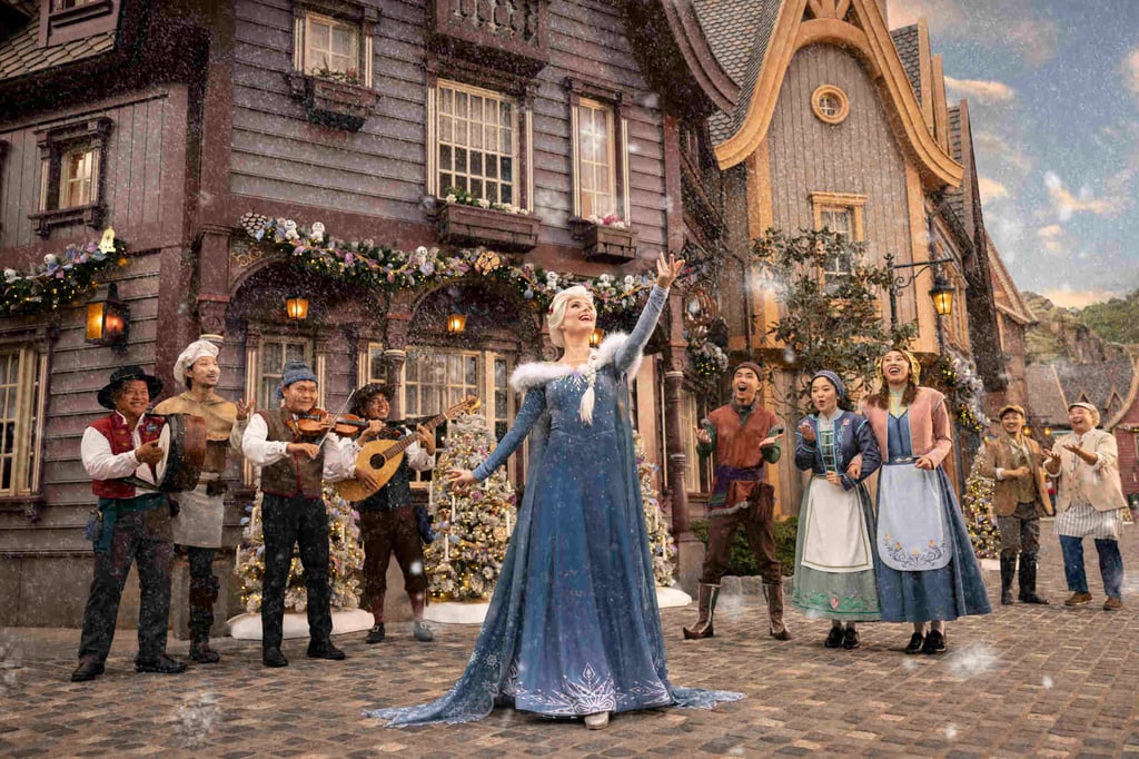 Hong Kong Disneyland will present a Disney Christmas celebration, hosted by Anna, Elsa and Kristoff at World of Frozen, as part of its annual seasonal events for guests. Hong Kong Disneyland will present a Disney Christmas celebration, hosted by Anna, Elsa and Kristoff at World of Frozen, as part of its annual seasonal events for guests.