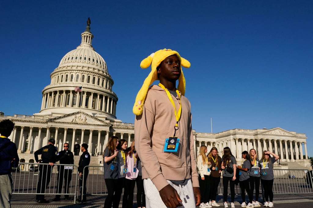 Schoolchildren visit the Capitol on Wednesday, as the US government shutdown continues. Photo: Reuters Schoolchildren visit the Capitol on Wednesday, as the US government shutdown continues. Photo: Reuters