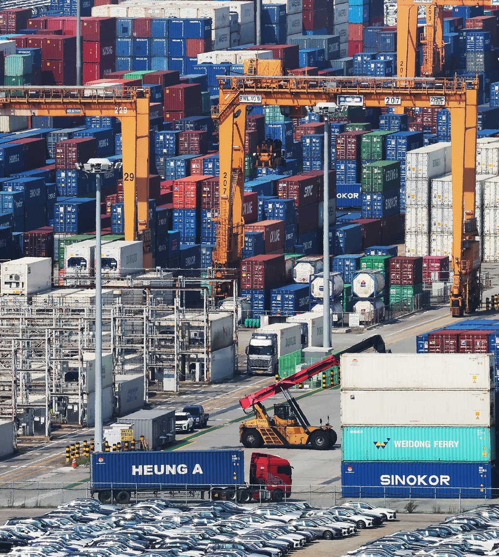 Containers waiting for export are stacked at a pier in Pyeongtaek, South Korea. Photo: EPA/Yonhap Containers waiting for export are stacked at a pier in Pyeongtaek, South Korea. Photo: EPA/Yonhap