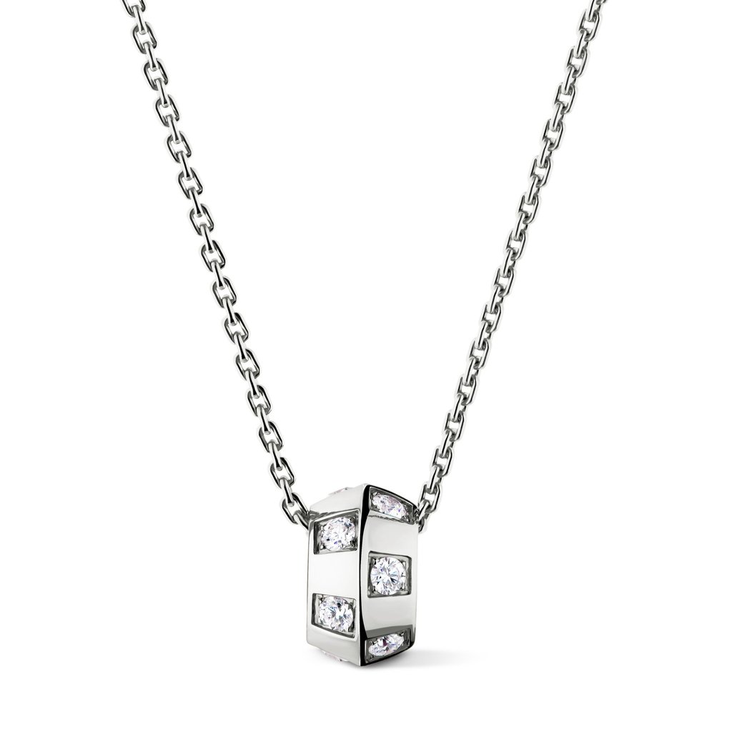 Le Damier de Louis Vuitton pendant in white gold and diamonds. Photo: Handout