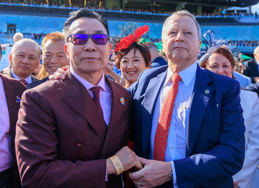 Winfried Engelbrecht-Bresges (right) congratulates Ka Ying-Rising’s owner Leung Shek-kong. Photo: HKJC Winfried Engelbrecht-Bresges (right) congratulates Ka Ying-Rising’s owner Leung Shek-kong. Photo: HKJC