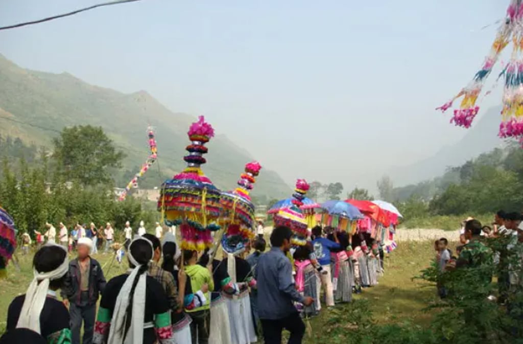 The procession, which involves both men and women, is an event filled with colour. Photo: 163.com The procession, which involves both men and women, is an event filled with colour. Photo: 163.com