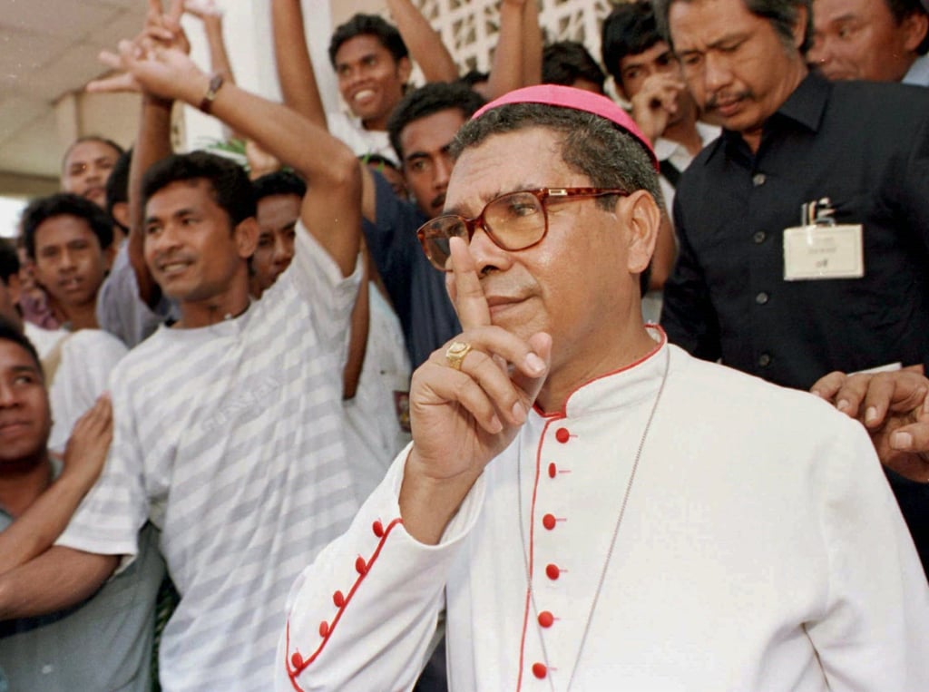 East Timorese Nobel laureate Bishop Carlos Belo outside the Diocese of Dili office in 1996. Photo: Reuters East Timorese Nobel laureate Bishop Carlos Belo outside the Diocese of Dili office in 1996. Photo: Reuters