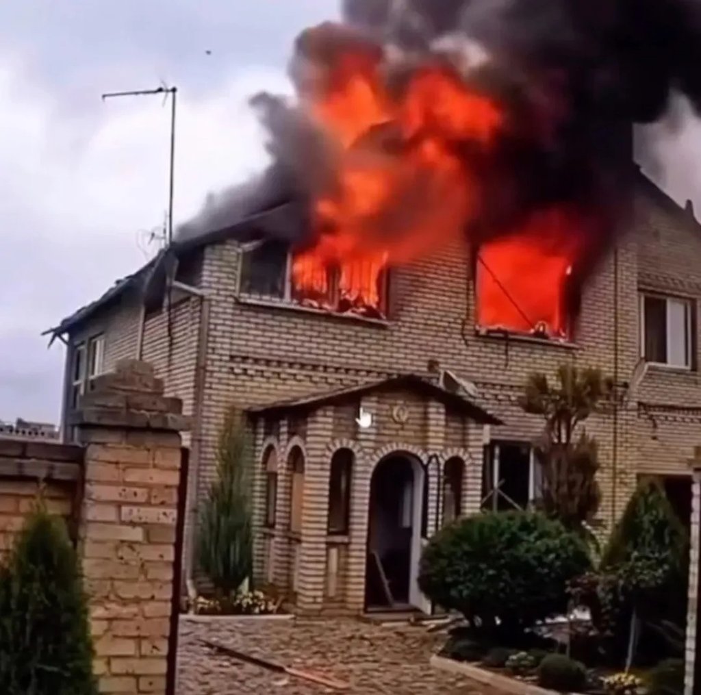 In one of the most extreme cases, a 17-year-old girl set herself on fire. Photo: QQ.com