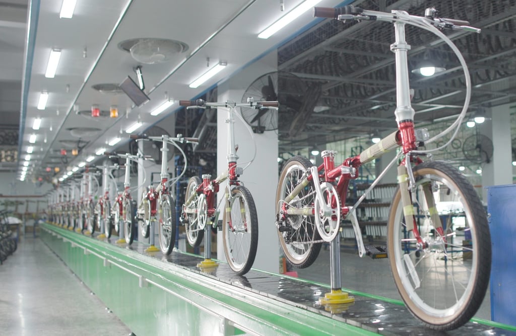 Dahon’s main manufacturing facilities and corporate headquarters are located in Shenzhen, in southern China. Dahon’s main manufacturing facilities and corporate headquarters are located in Shenzhen, in southern China.