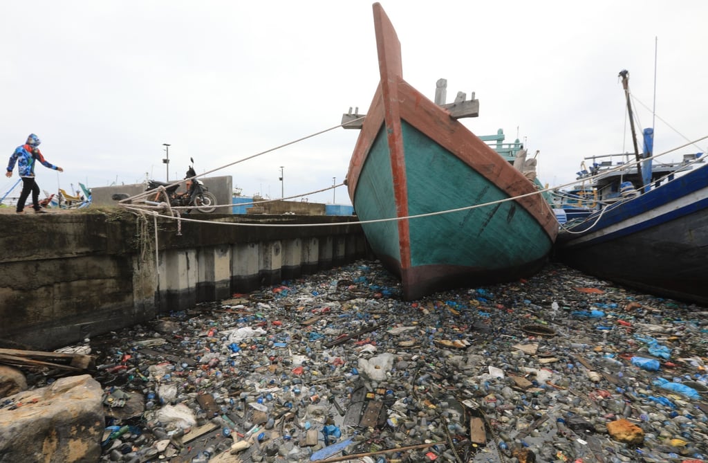Plastic waste piles up at a port near the coastal area of Banda Aceh on October 22. Photo: EPA Plastic waste piles up at a port near the coastal area of Banda Aceh on October 22. Photo: EPA