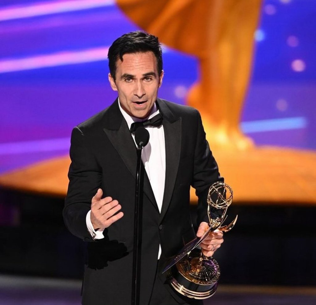Néstor Carbonell accepting the 2024 Emmy for outstanding guest actor in a drama series. Photo: @nestorcarbonell/Instagram
