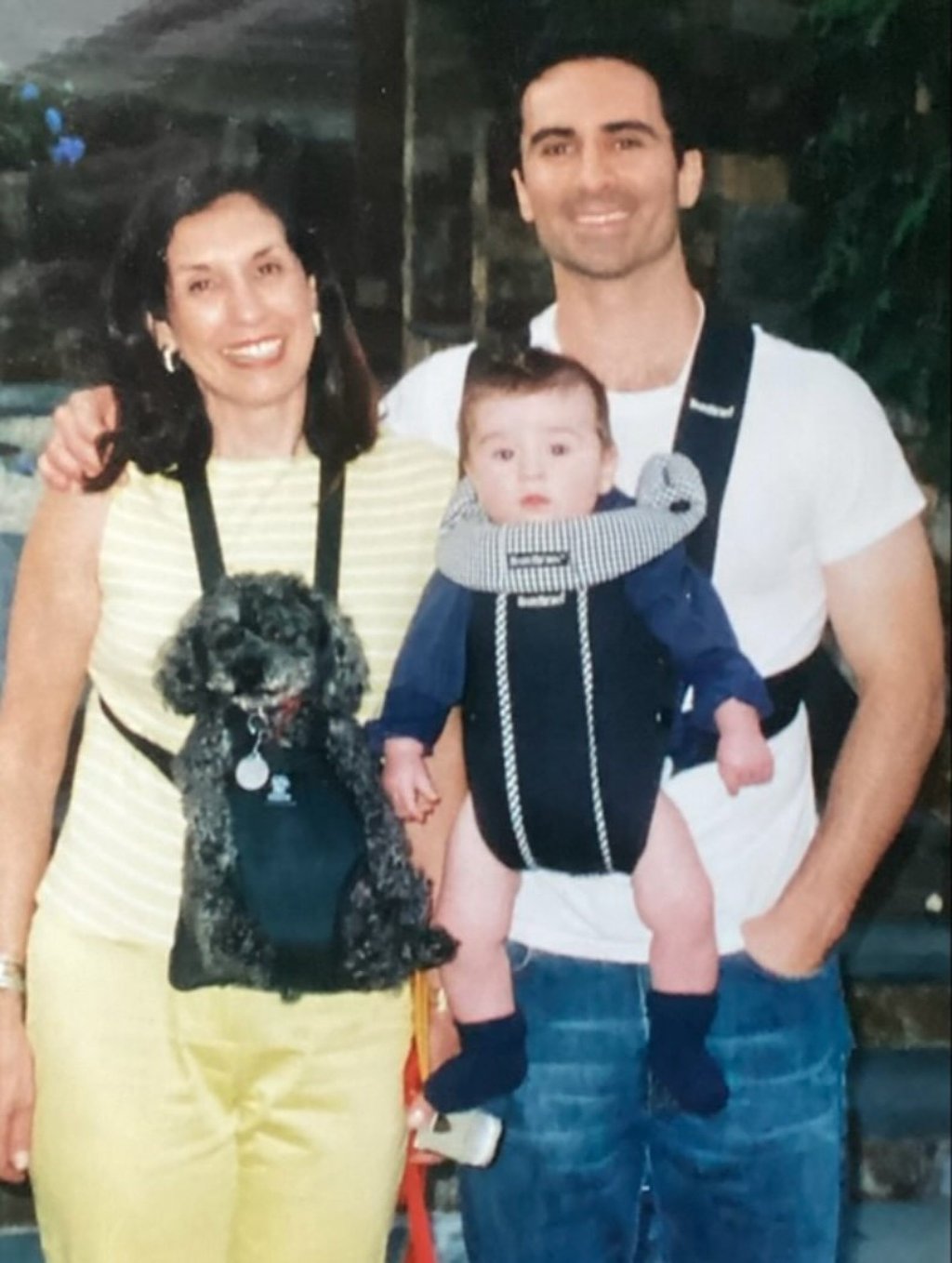 Néstor Carbonell with his mother, Rosa Ramírez de Arellano Cárdenas, and his son Rafael. Photo: @nestorcarbonell/Instagram