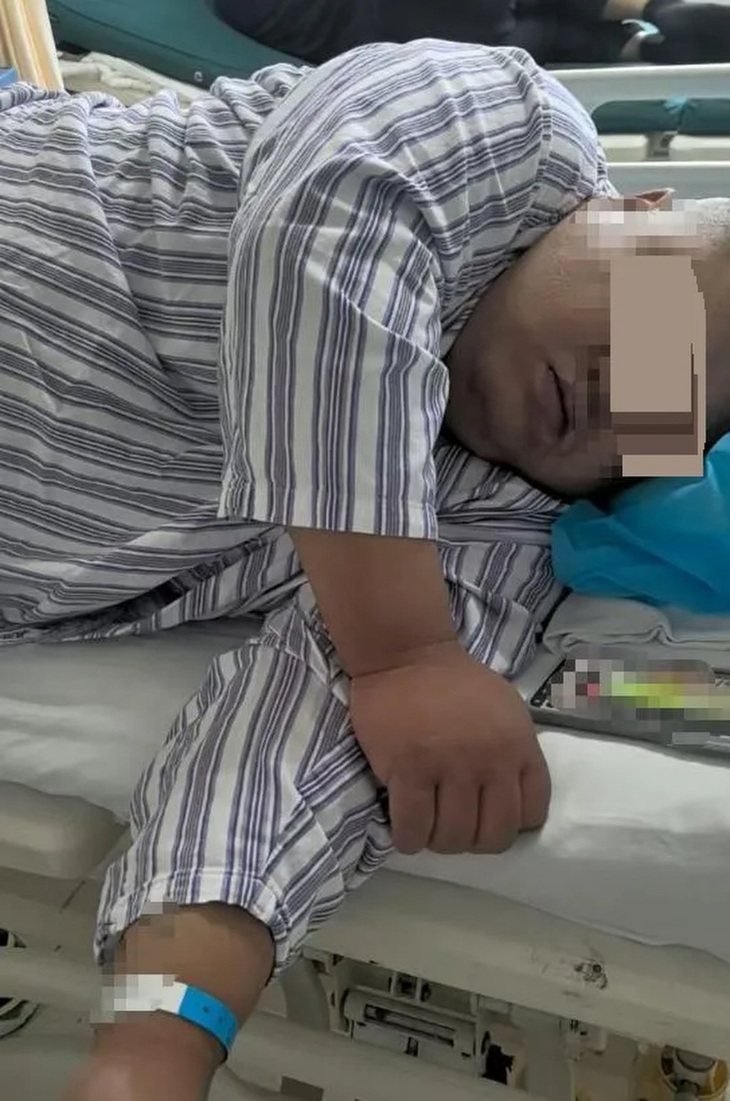 After finding love with his girlfriend, the 36-year-old went to hospital to have gastric surgery. Photo: QQ.com