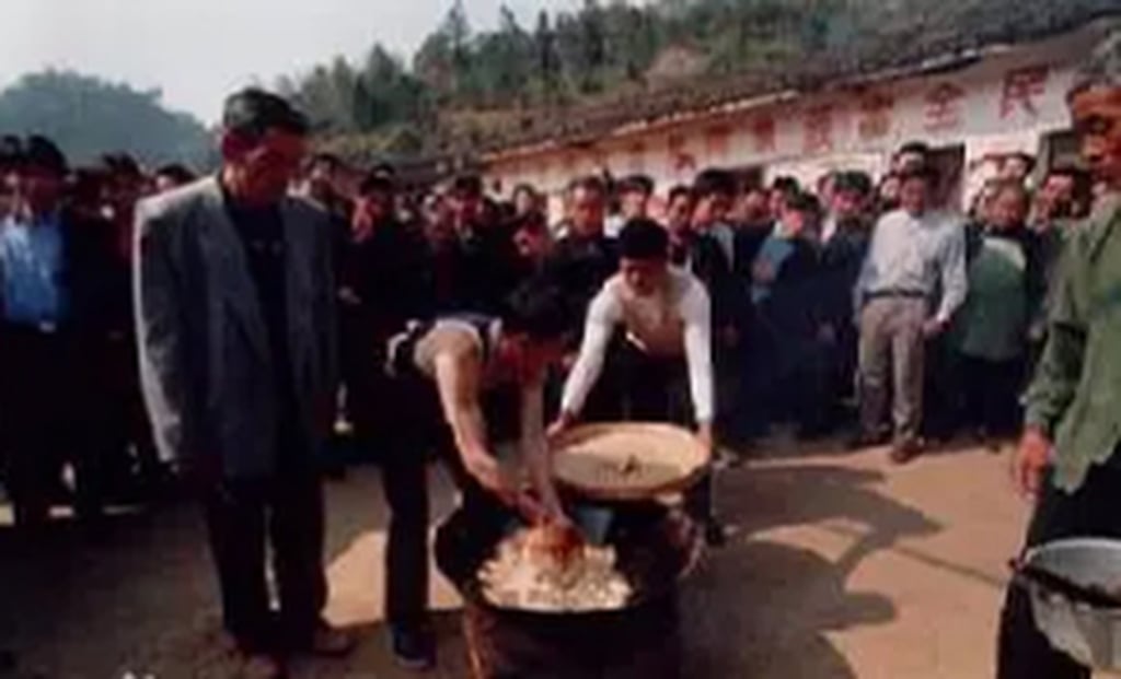 The potentially painful ancient ritual was primarily used by rural people in southwestern China. Photo: Baidu The potentially painful ancient ritual was primarily used by rural people in southwestern China. Photo: Baidu