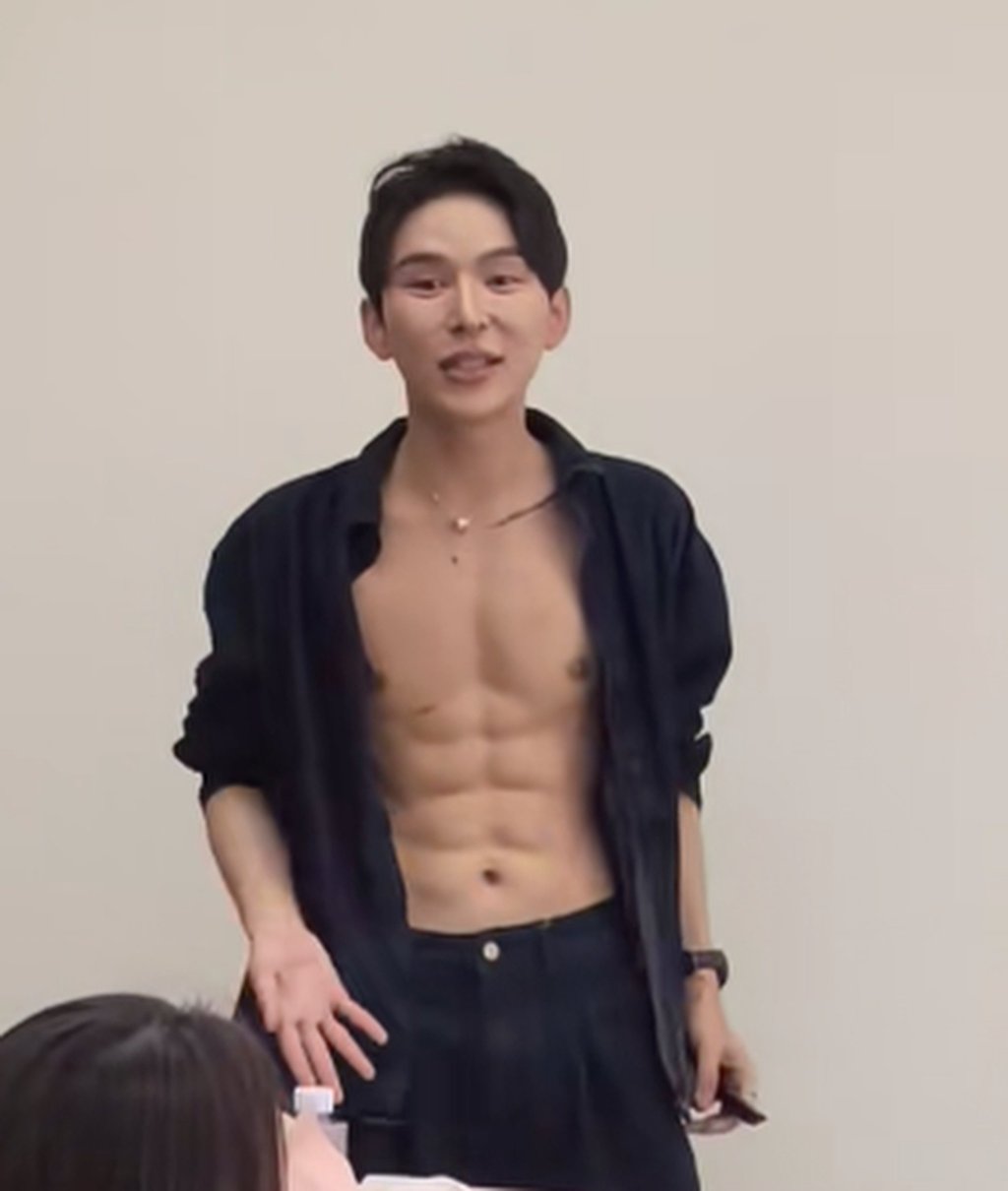 Hao says he plans to have 10,000 injections of the acid pumped into his body. Photo: Douyin