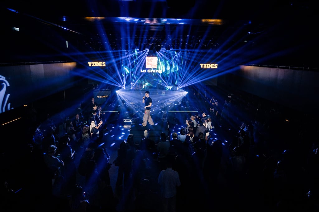 Le Shing performs at Tides’ grand opening night, on October 14. Photo: courtesy Tides
