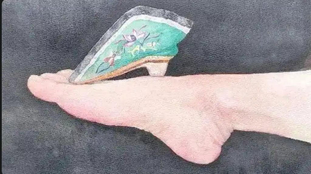 The phrase “wearing small shoes” dates back centuries. Feet represented beauty and femininity in ancient China. Photo: Baidu