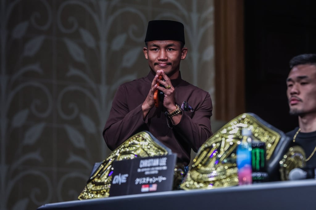 Rodtang appeared at the press conference in Malaysian attire. Photo: ONE Championship Rodtang appeared at the press conference in Malaysian attire. Photo: ONE Championship