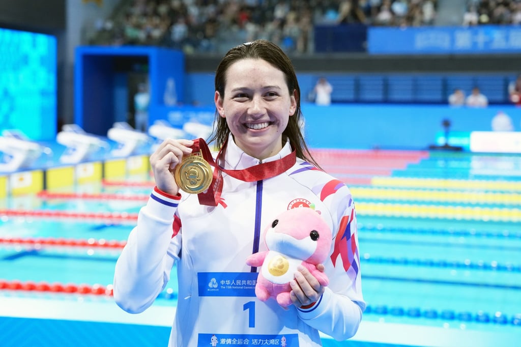 Siobhan Haughey poses with her gold medal after winning the women’s 100m freestyle. Photo: Xinhua Siobhan Haughey poses with her gold medal after winning the women’s 100m freestyle. Photo: Xinhua
