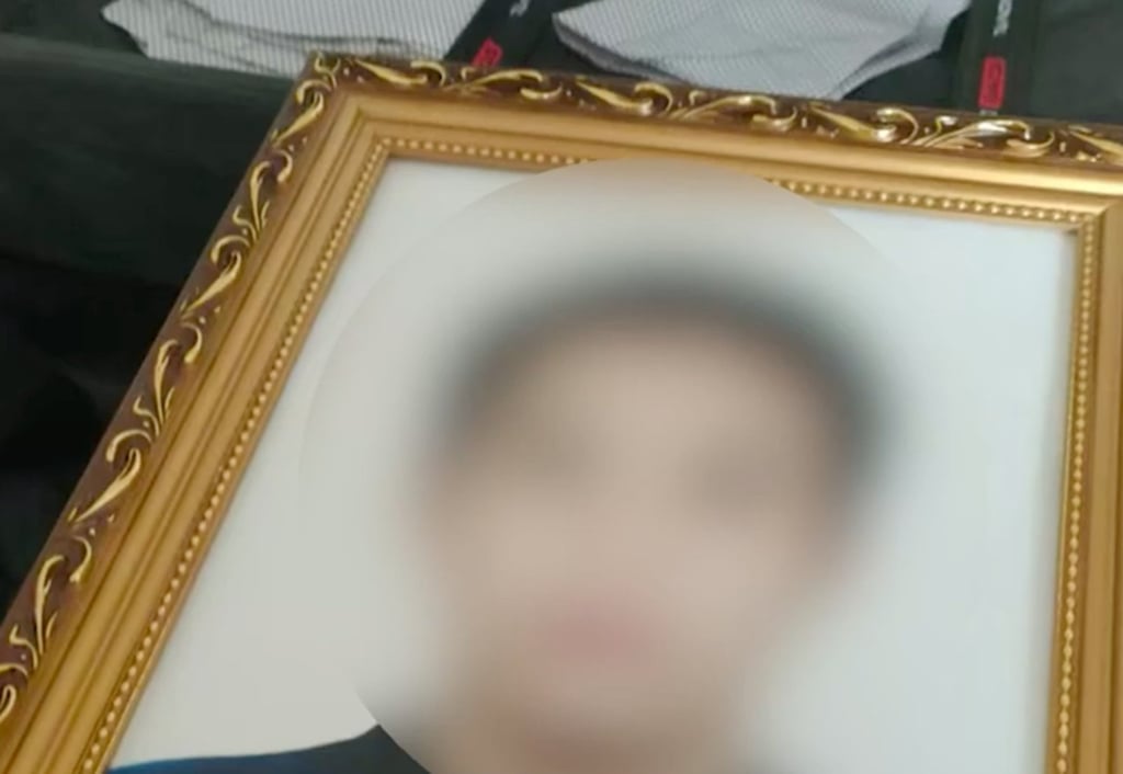 Although the two claimed they attempted to save him, the man was unfortunately dead by the time they brought him back to shore. Photo: Weibo Although the two claimed they attempted to save him, the man was unfortunately dead by the time they brought him back to shore. Photo: Weibo