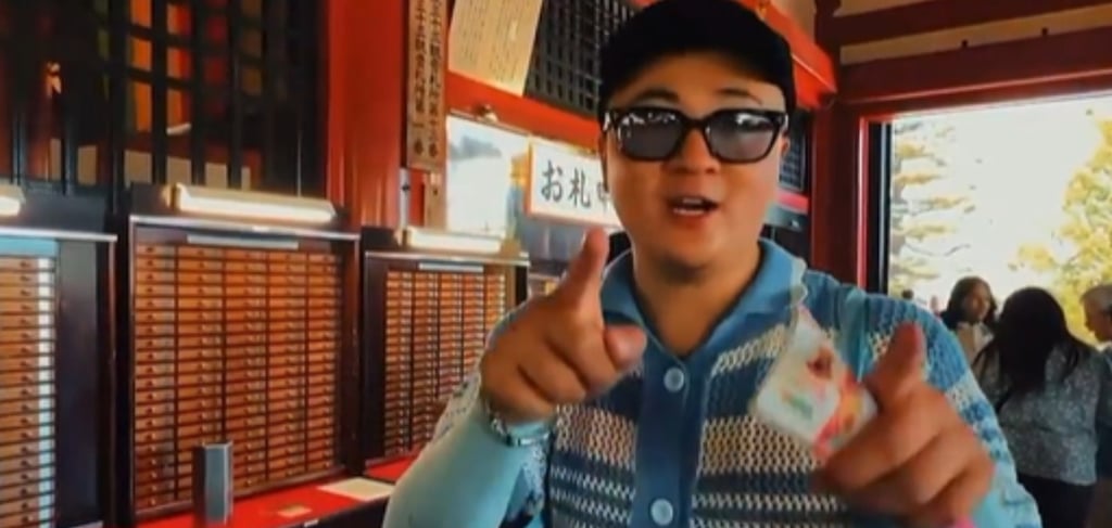 A video online shows the mainland man holding the “hell money” while talking to the camera. Photo: taisounds