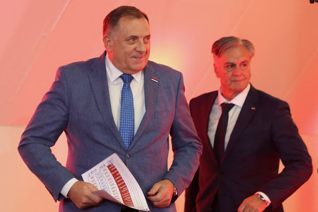Milorad Dodik, former president of the Bosnian Serb Republic, and Sinisa Karan, who won the snap presidential election. Photo: Reuters