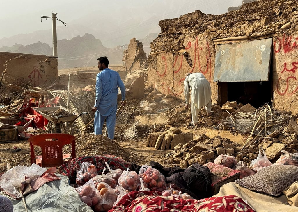 People search the debris of damaged buildings in the aftermath of an earthquake in Samangan province, Afghanistan, on November 3. India has provided Afghanistan with humanitarian help in times of crisis. Photo: Reuters
