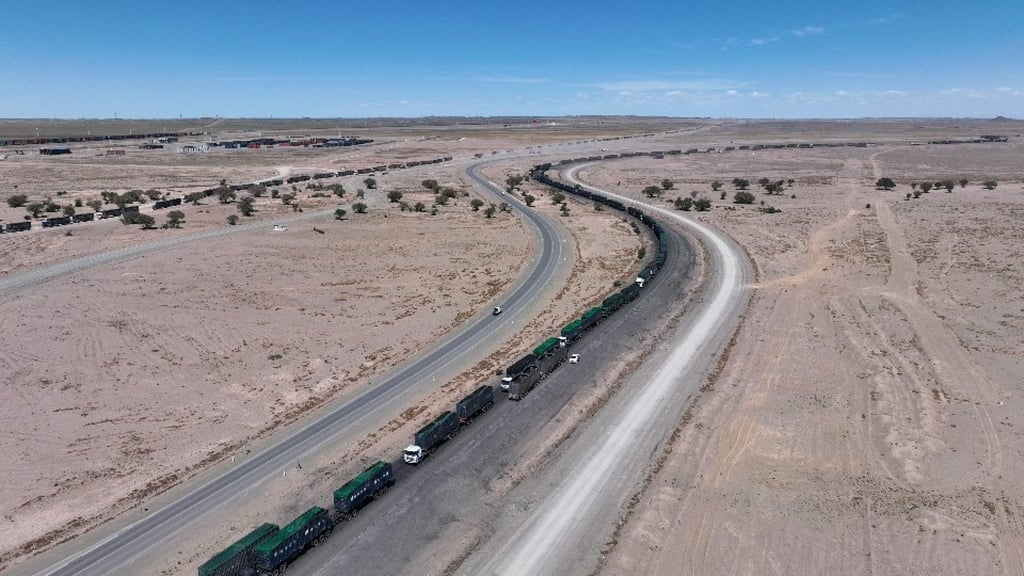 Most of the coal produced by Mongolia is transported by trucks, which are often limited to using two-lane highways and face severe traffic congestion. Most of the coal produced by Mongolia is transported by trucks, which are often limited to using two-lane highways and face severe traffic congestion.